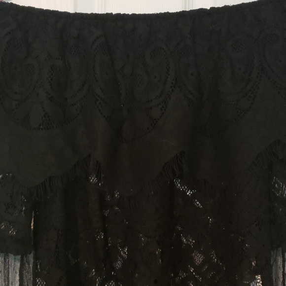 Off the Shoulder Lace Top - Picture 2 of 4